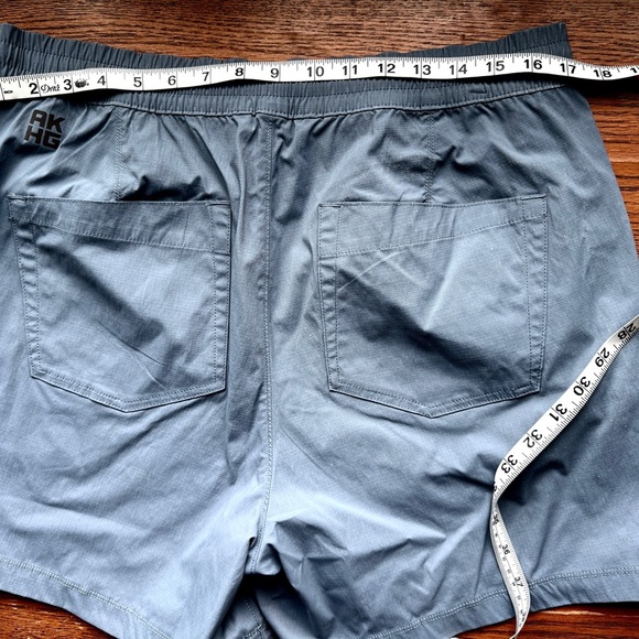 Duluth Trading Co Women's Shorts - Picture 4 of 6